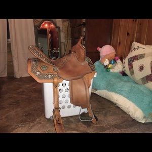 Barrel saddle